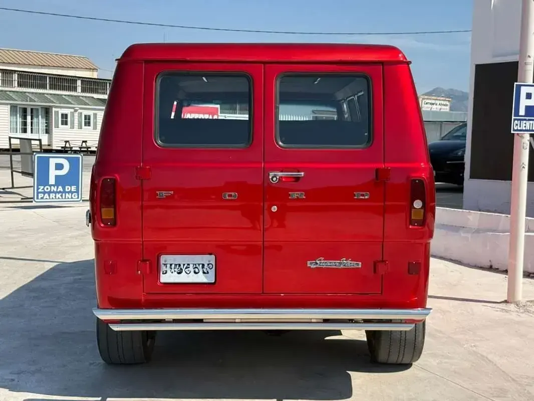 Usado Ford Transit 179 CV (131 kW) 1969 Rojo Monovolumen
