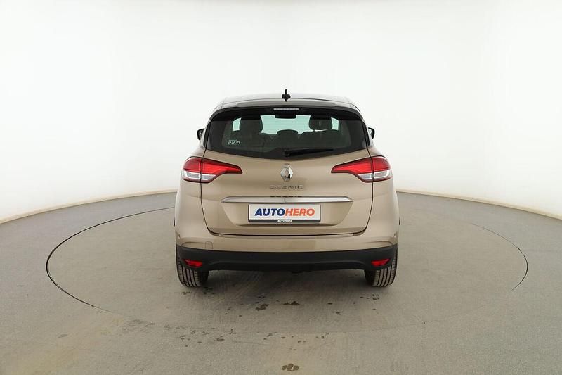 Usado Renault Scénic IV Zen 110 CV (80 kW) 2018 Gris Monovolumen