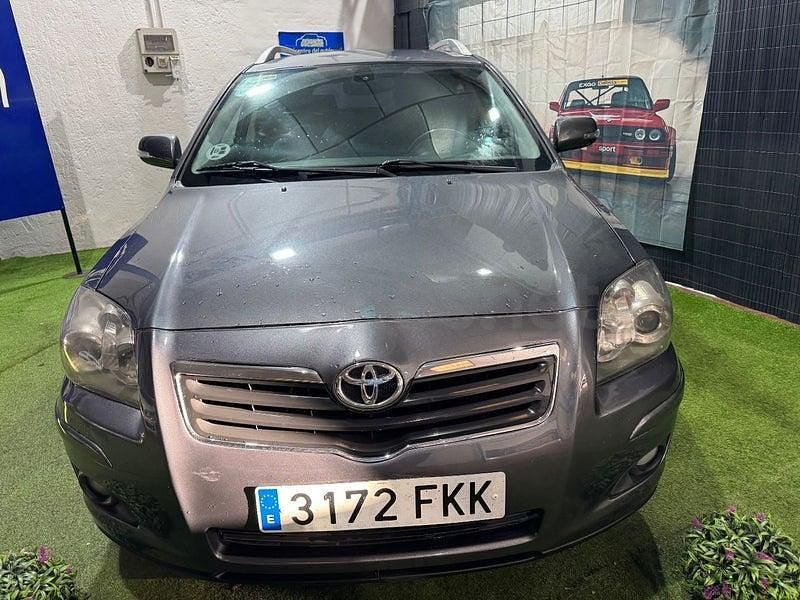 Usado Toyota Avensis Sol 150 CV (110 kW) 2007 Gris / plata Familiar