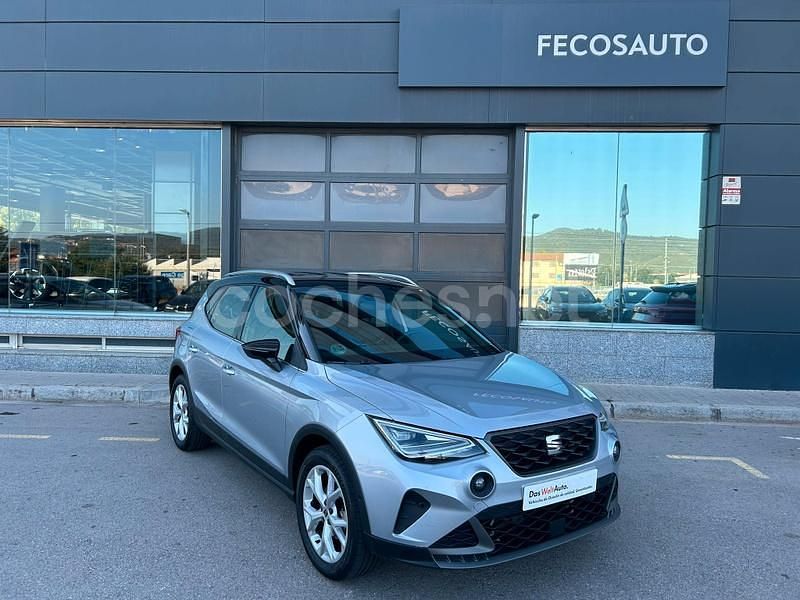Gris / plata Usado 2024 Seat Arona FR SUV | 21.890 € (Precio justo) - Imagen 1/4