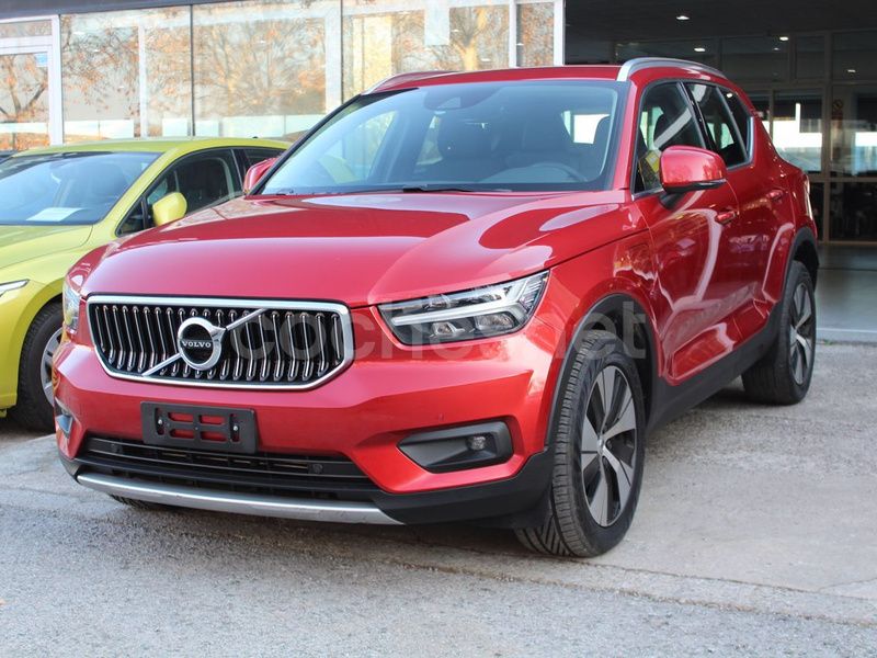 Rojo Usado 2021 Volvo XC40 Inscription SUV | 26.450 € (Super precio) - Imagen 1/4