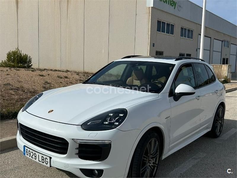 Usado Porsche Cayenne S E-Hybrid Platinum Edition 416 CV (305 kW) 2016 Blanco SUV