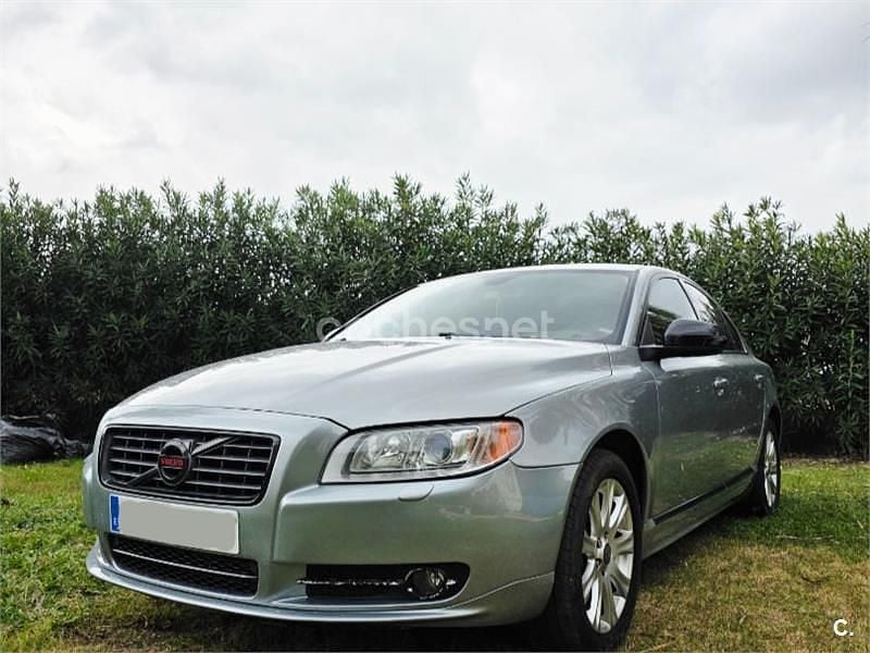 Gris / plata Usado 2010 Volvo S80 R-Design Berlina | 9500 € - Imagen 1/4