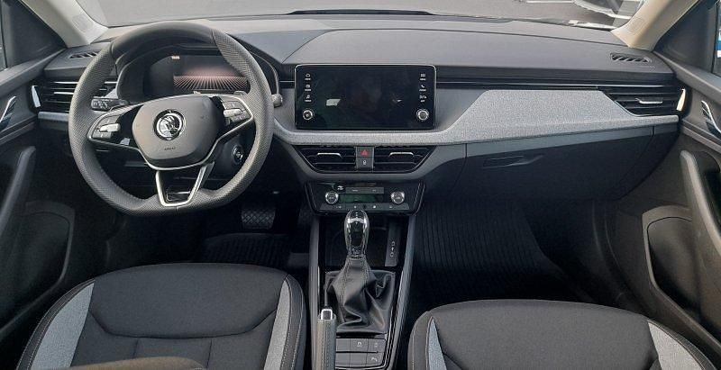 Usado Skoda Kamiq Selection 115 CV (84 kW) 2024 Gris graphite metalizado SUV