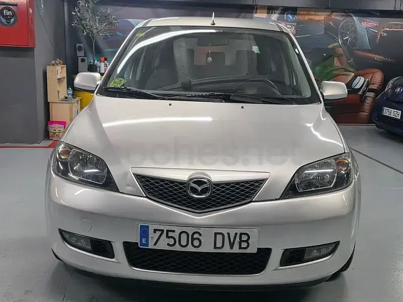 Usado Mazda 2 Active 68 CV (50 kW) 2006 Gris / plata Utilitario