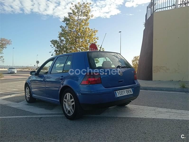 Usado VW Golf IV Advance 110 CV (80 kW) 2001 Azul Berlina