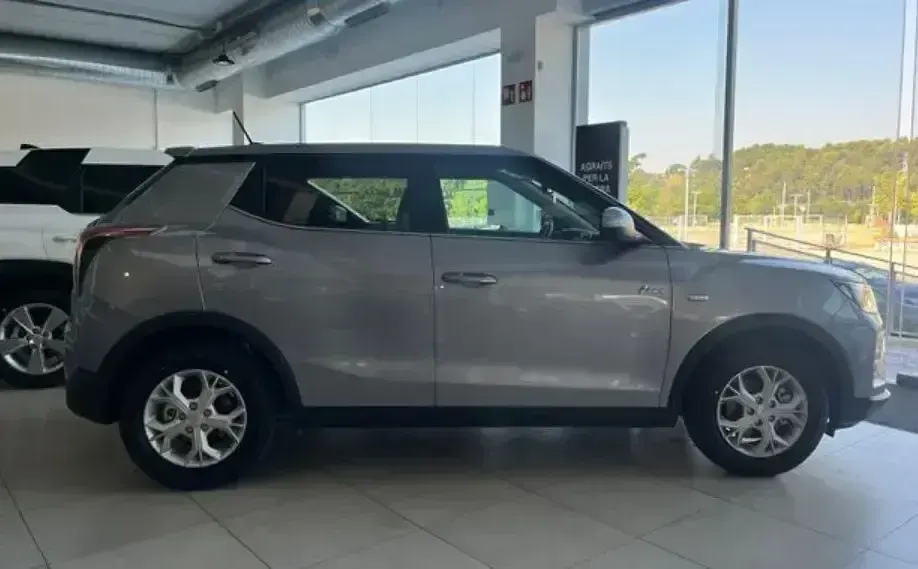Nuevo SsangYong Tivoli 135 CV (99 kW) 2026 Gris
