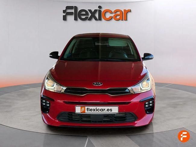 Usado Kia Rio 120 CV (88 kW) 2021 Rojo Berlina
