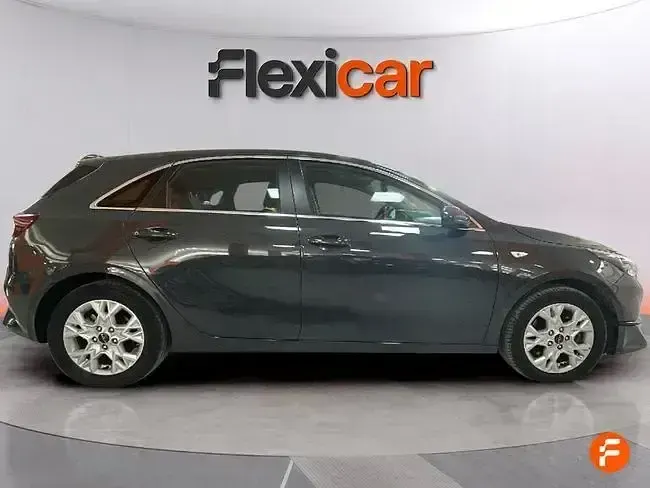 Usado Kia Ceed 100 CV (73 kW) 2022 Gris Utilitario