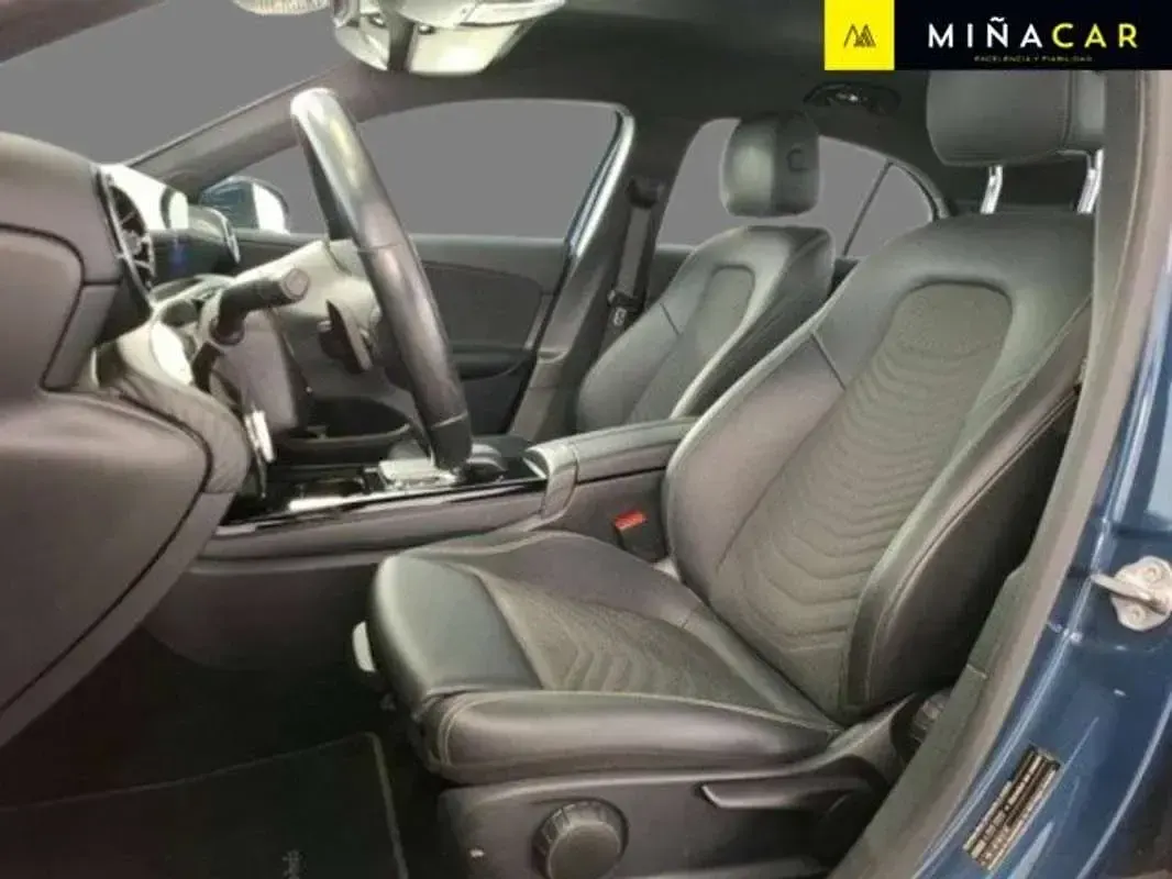 Usado Mercedes A180 116 CV (85 kW) 2020 Azul Utilitario
