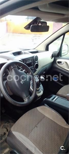 Usado Peugeot TePee Outdoor 92 CV (67 kW) 2014 Gris / plata Monovolumen