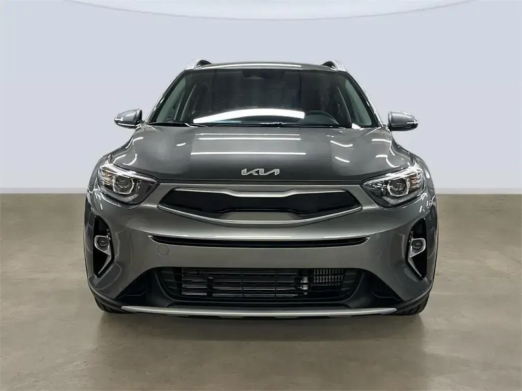 Nuevo Kia Stonic 101 CV (74 kW) 2025 Gris SUV