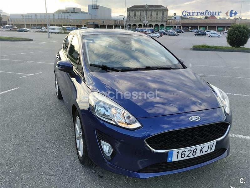 Usado Ford Fiesta Trend 100 CV (73 kW) 2018 Azul Utilitario