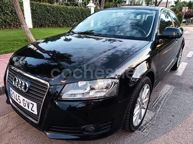Usado Audi A3 Ambiente 105 CV (77 kW) 2010 Negro Utilitario