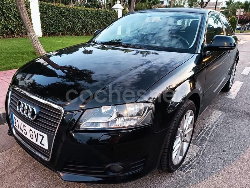 Negro Usado 2010 Audi A3 Ambiente Utilitario | 5500 € (Precio justo) - Imagen 1/4