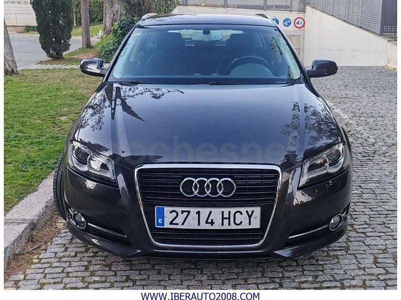 Usado Audi A3 Attraction 105 CV (77 kW) 2011 Gris / plata Utilitario