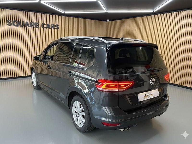 Usado VW Touran Sportline 150 CV (110 kW) 2019 Gris / plata Monovolumen