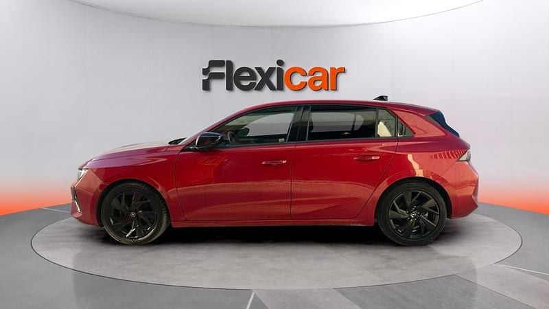 Usado Opel Astra Elegance 131 CV (96 kW) 2023 Granate Berlina