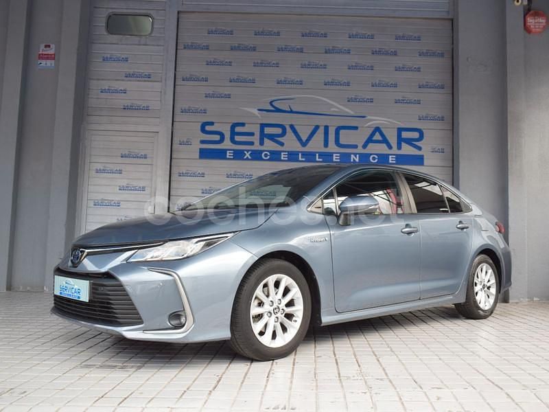 Gris / plata Usado 2022 Toyota Corolla Business Edition Berlina | 18.950 € (Buen precio) - Imagen 1/4