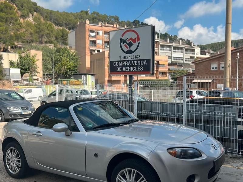 Usado Mazda MX5 Active 126 CV (92 kW) 2006 Gris / plata Descapotable
