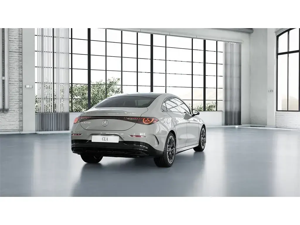 Usado Mercedes CLA 250+ 200 kW (272 CV) 2025 Manufaktur gris alpino Berlina