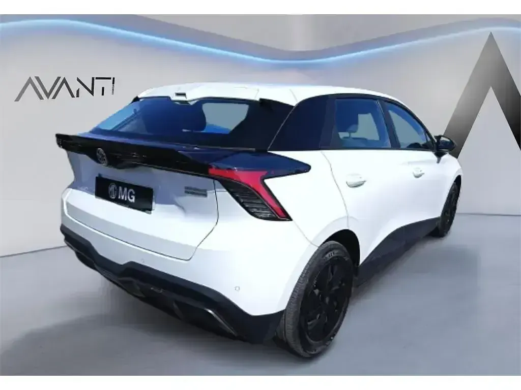 Usado MG MG5 EV 125 kW (170 CV) 2023 Blanco Familiar