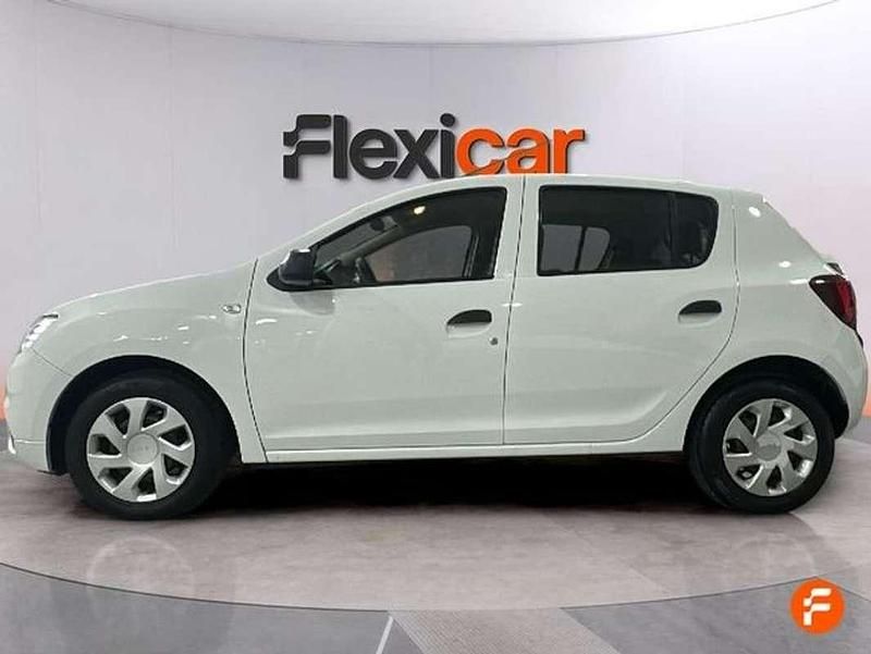 Usado Dacia Sandero Acces 75 CV (55 kW) 2019 Blanco Utilitario