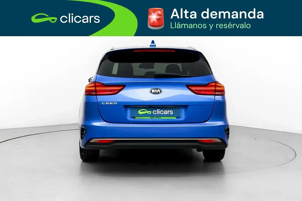 Usado Kia Ceed 120 CV (88 kW) 2019 Azul Utilitario