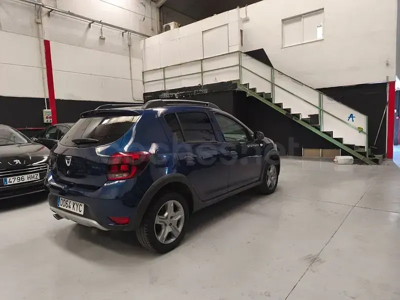Usado Dacia Sandero Comfort 95 CV (69 kW) 2019 Azul Berlina