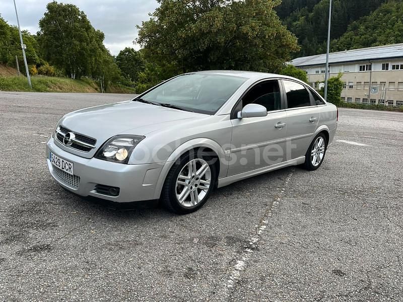 Gris / plata Usado 2004 Opel Vectra GTS Berlina | 2500 € - Imagen 1/4