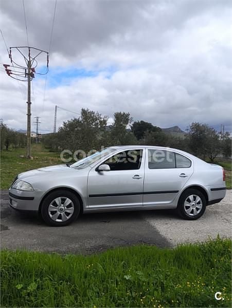 Usado Skoda Octavia 105 CV (77 kW) 2008 Gris / plata Berlina