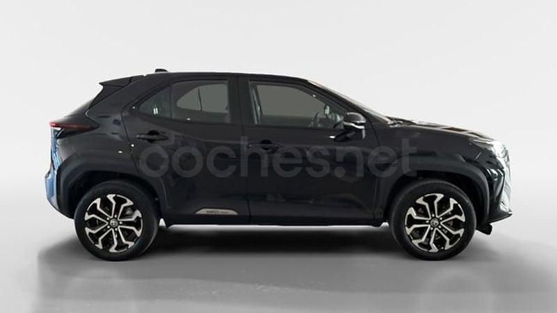 Usado Toyota Yaris Cross Active 116 CV (85 kW) 2022 Negro SUV