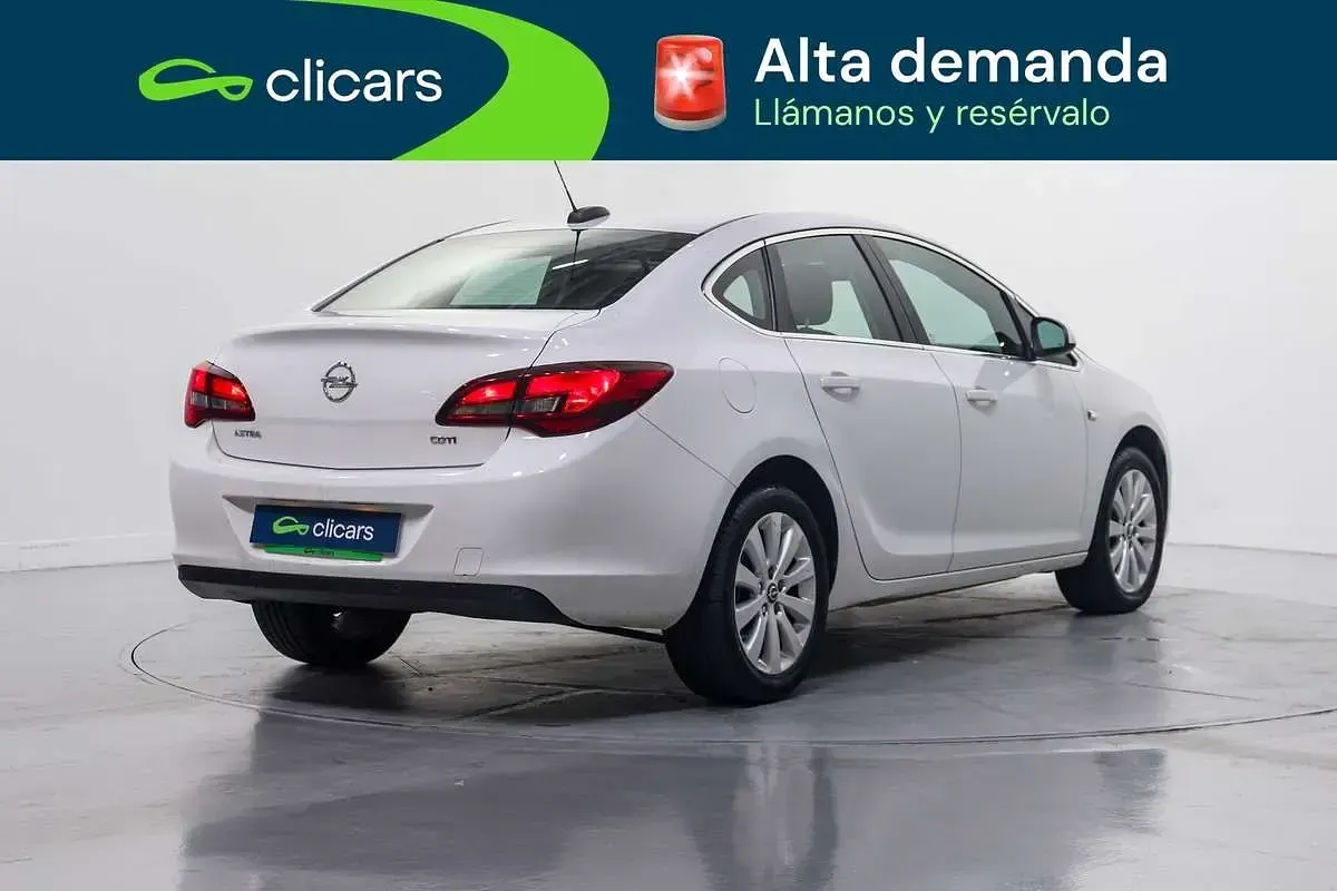 Usado Opel Astra Elegance 110 CV (80 kW) 2017 Blanco Berlina