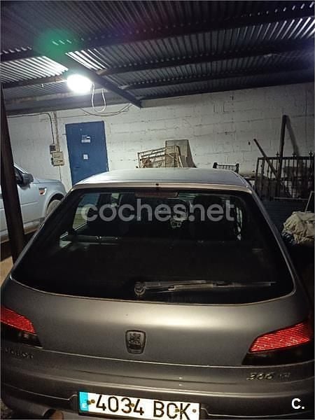 Usado Peugeot 306 90 CV (66 kW) 2000 Gris / plata Berlina