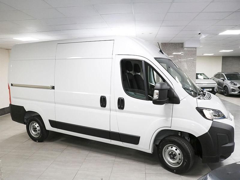 Usado Citroën Jumper 140 CV (102 kW) 2025 Blanco Monovolumen