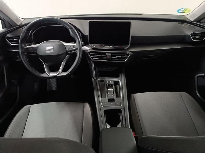 Usado Seat Leon Style 116 CV (85 kW) 2025 Gris / plata Berlina