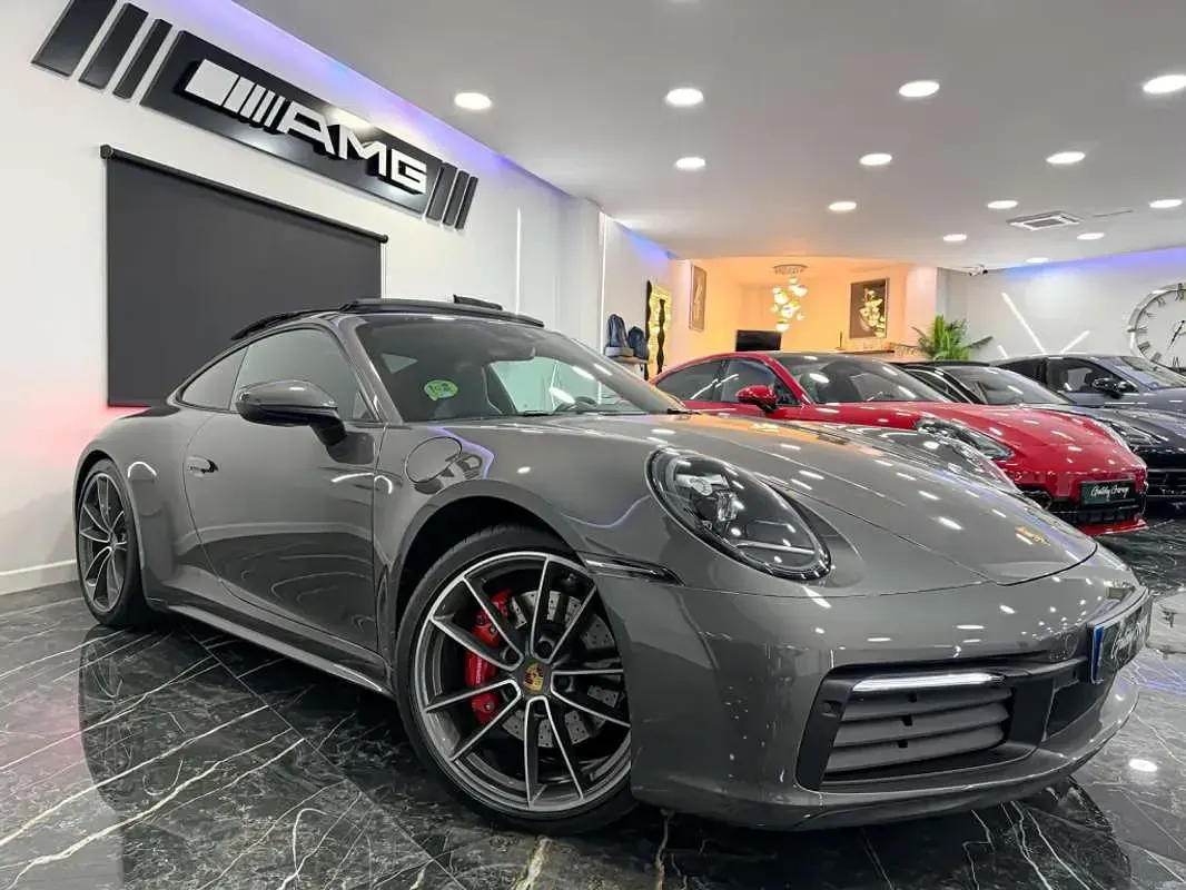 Käytetty Porsche 911 Carrera 4S 450 HP (330 kW) 2024 Harmaa Coupe - kaksiovinen