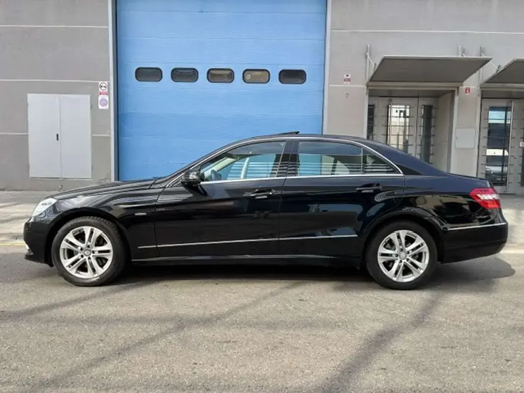 Usado Mercedes E350 Avantgarde 231 CV (169 kW) 2010 Negro Berlina
