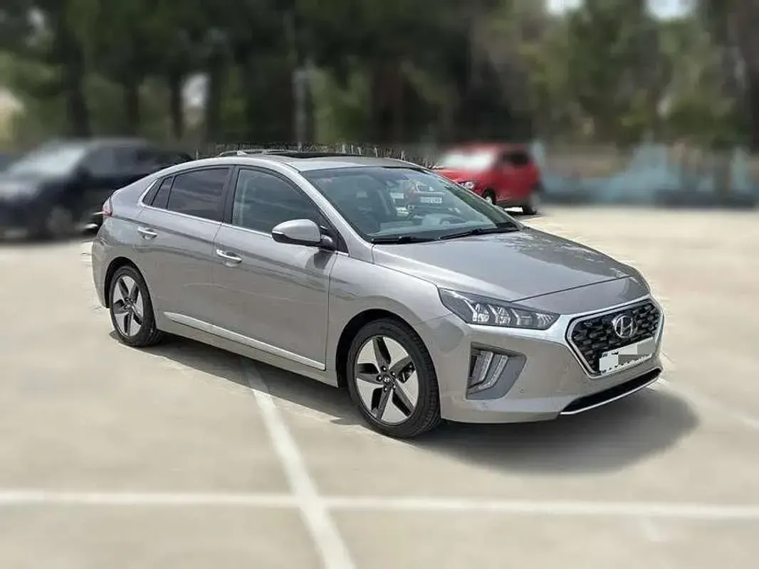 Usado Hyundai Ioniq Style 105 CV (77 kW) 2021 Gris Utilitario