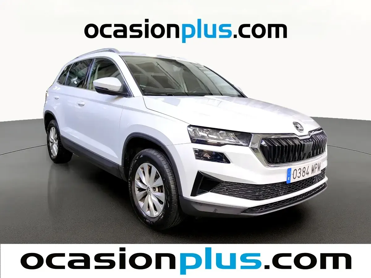 Usado Skoda Karoq Selection 115 CV (84 kW) 2024 Blanco SUV