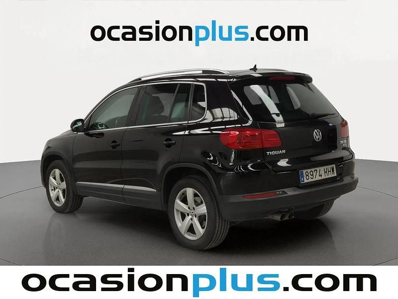Begagnad VW Tiguan 140 HK (102 kW) 2012 Svart SUV