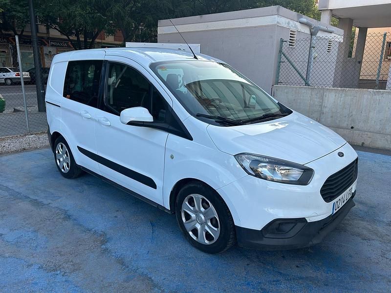 Usado Ford Transit Trend 100 CV (73 kW) 2020 Blanco Familiar