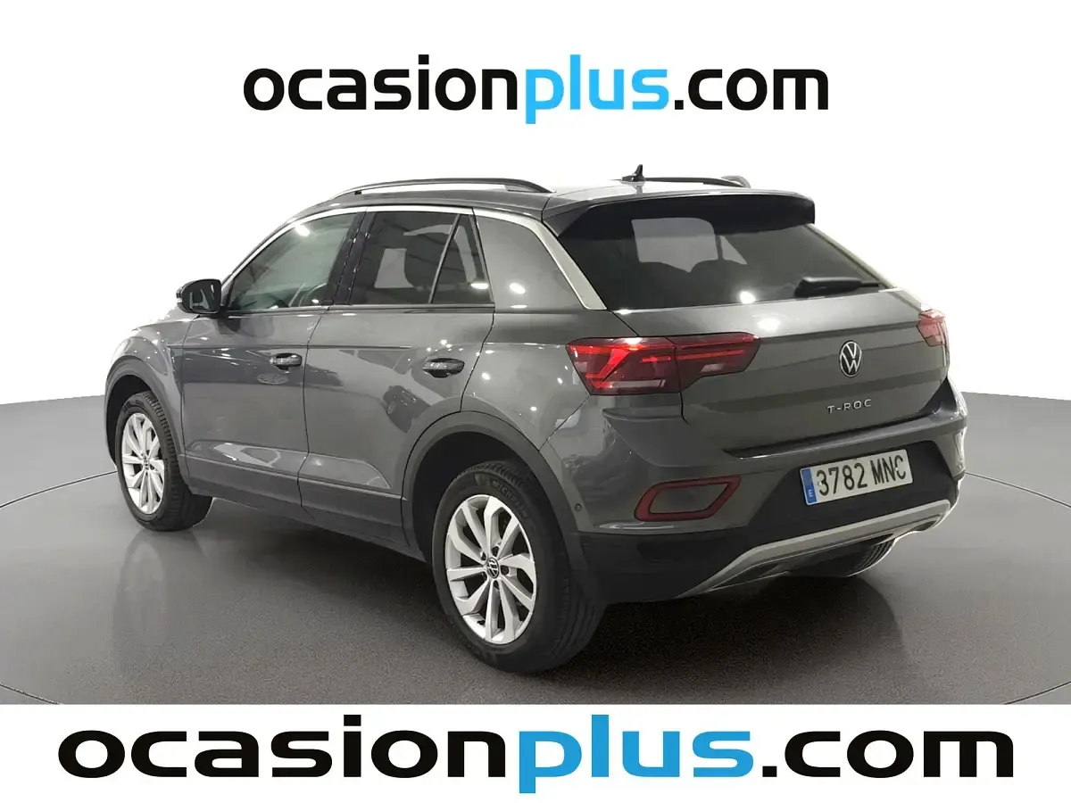 Usado VW T-Roc Life 110 CV (80 kW) 2024 Gris SUV