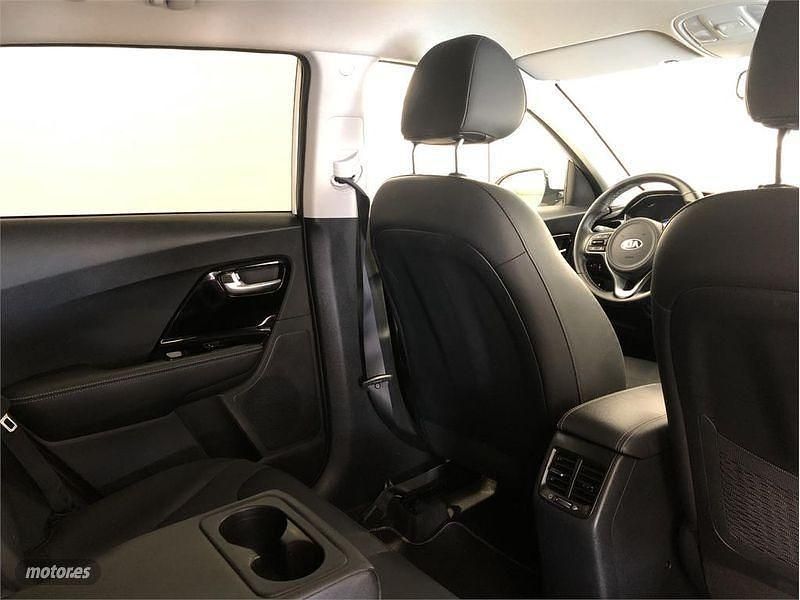 Käytetty Kia Niro 141 HP (103 kW) 2020 Valkoinen Katumaasturi