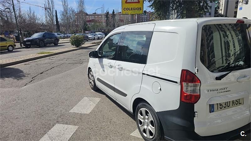 Usado Ford Tourneo Courier Ambiente 75 CV (55 kW) 2018 Blanco Monovolumen