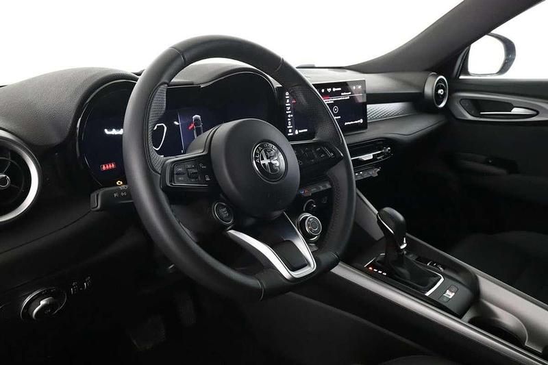 Rojo Usado 2024 Alfa Romeo Tonale Sprint SUV | 29.999 € - Imagen 1/4