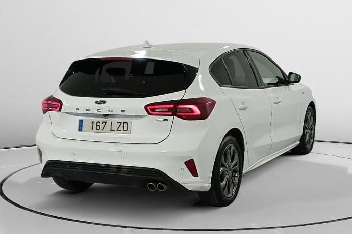 Usado Ford Focus ST-Line 125 CV (91 kW) 2022 Blanco Utilitario