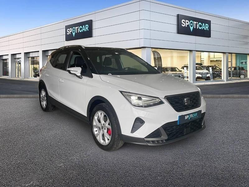 Usado Seat Arona FR 150 CV (110 kW) 2023 Blanco SUV