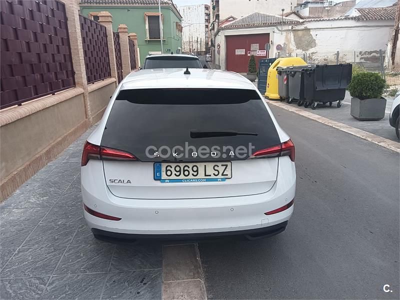 Usado Skoda Scala Ambition 95 CV (69 kW) 2021 Blanco Utilitario