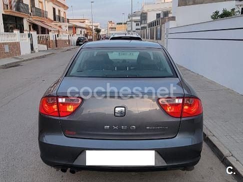 Usado Seat Exeo Ecomotive 120 CV (88 kW) 2013 Gris / plata Berlina